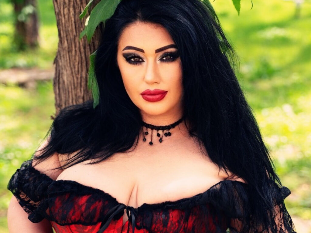 Adira Maeven Picture